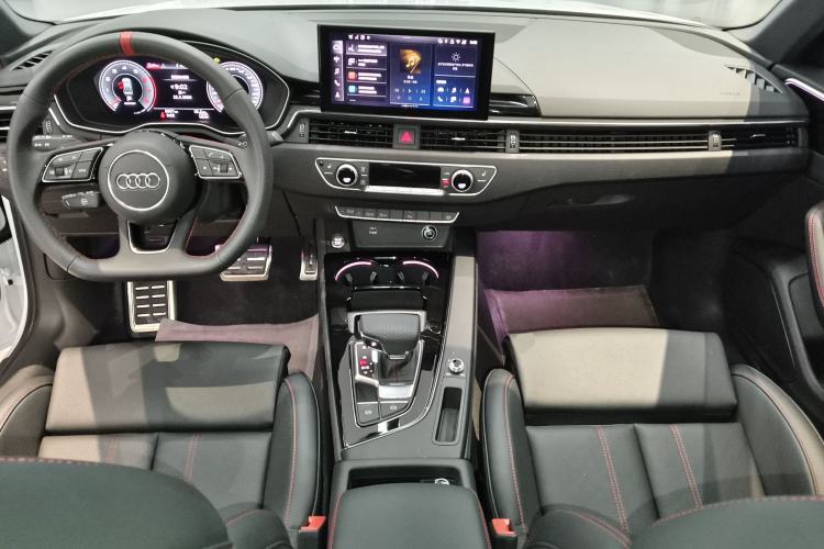 Used Audi A4L 2025 2 Million Units Enjoyment Version 40 TFSI Luxury Dynamic Edition Center Console