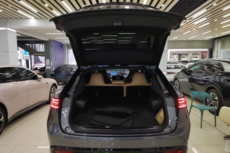 Used Hima Luxeed R7 2024 All-Electric 802 km Max Trunk