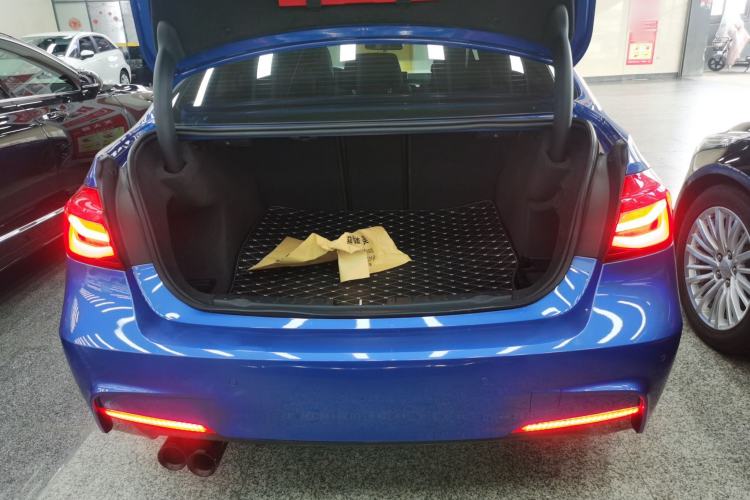 Used BMW 3 Series 2018 320Li Leading Model M Sport Package Trunk