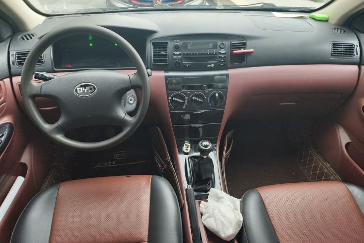 Used BYD F3 2018 1.5L Manual Classic Model Center Console