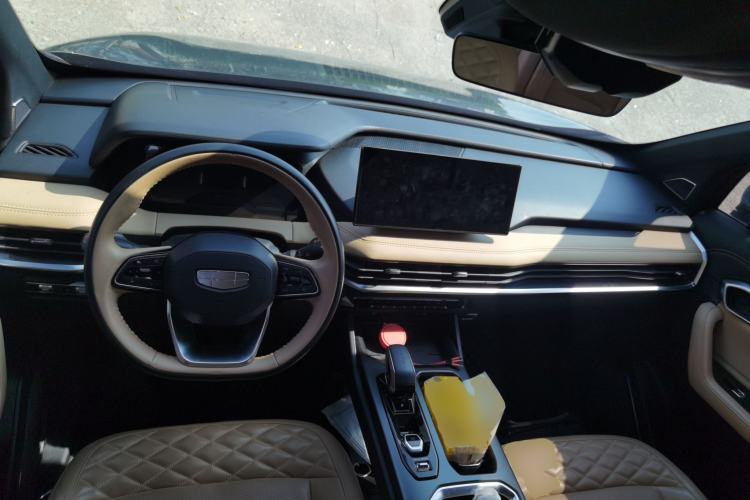 Used Geely Auto Haoyue L 2023 2.0T DCT Flagship Version Center Console