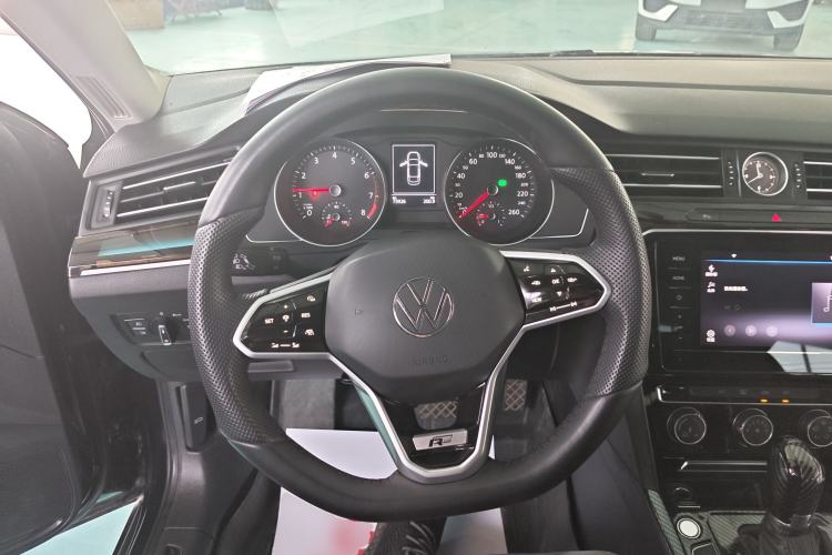 Used Volkswagen Magotan 2020 280TSI DSG Comfort Edition Steering Wheel