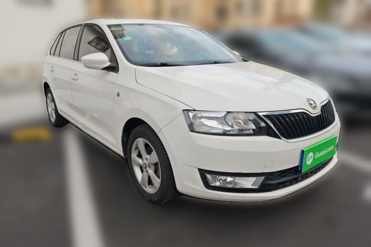 Used Skoda Rapid Spaceback 2016 Revised 1.6L Automatic Chuanxing Version Front Right 45 Deg