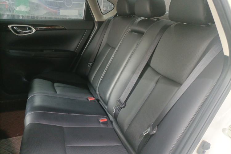 Used Nissan Sylphy 2019 1.6XV CVT Smart Connect Luxury Edition China VI Standard Left Rear Seat