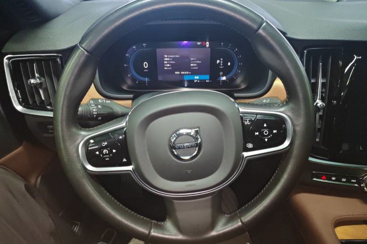 Used Volvo S90 2022 B5 Zhiyi Luxury Edition
