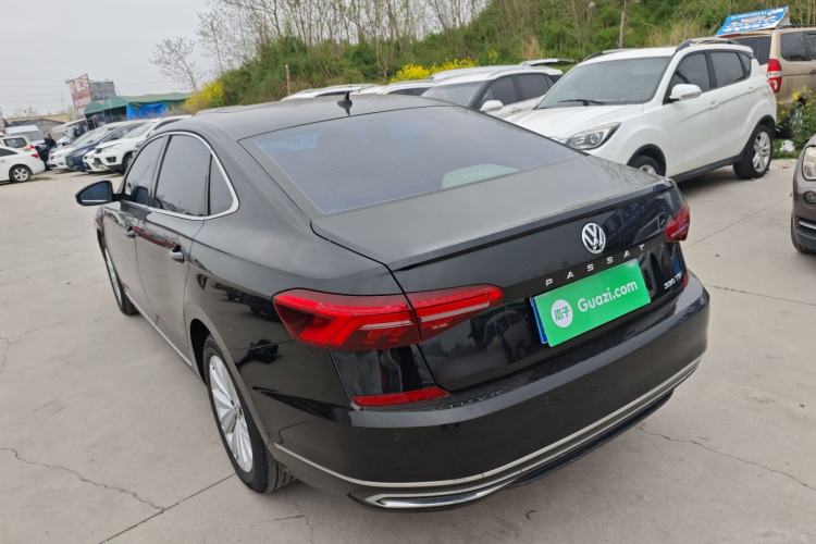 Used Volkswagen Passat 2019 330TSI Elite Edition China VI
