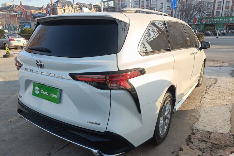 Used Toyota Granvia 2023 2.5L Hybrid Comfort Edition
