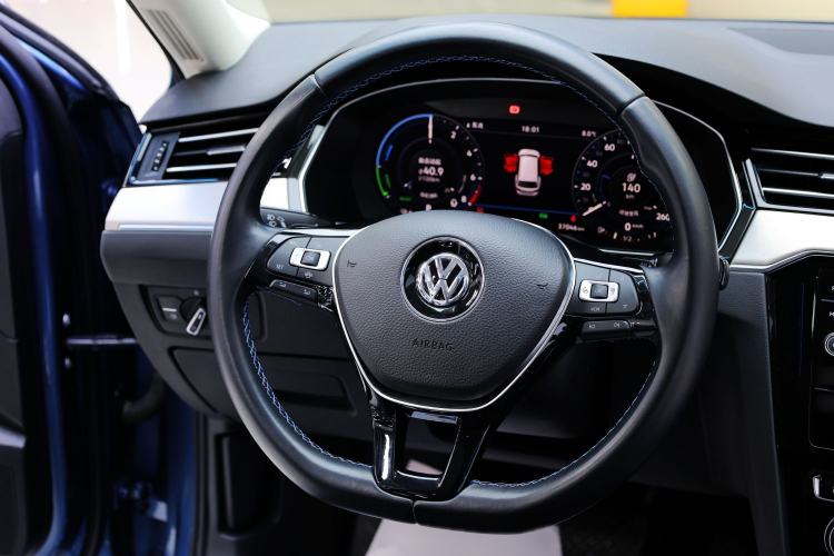 Used Volkswagen Variant New Energy 2019 GTE model
