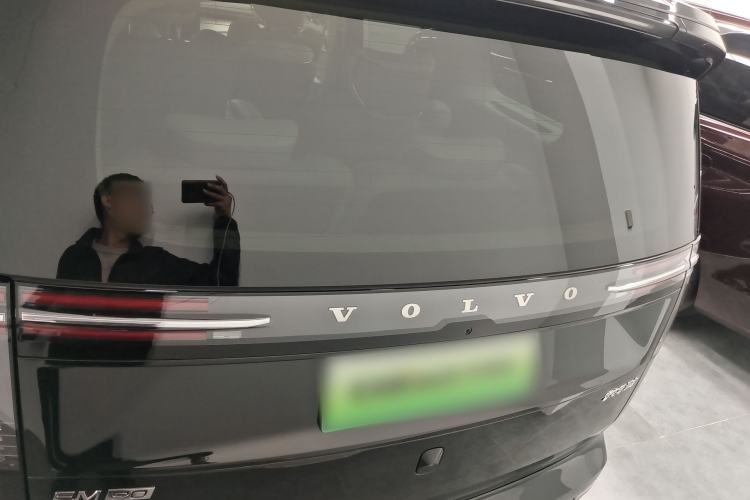 Used Volvo EM90 2025 Ultra Six-Seater