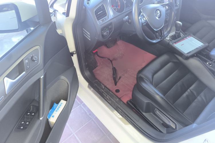 Used Volkswagen Golf 2015 1.4TSI Automatic Luxury Model
