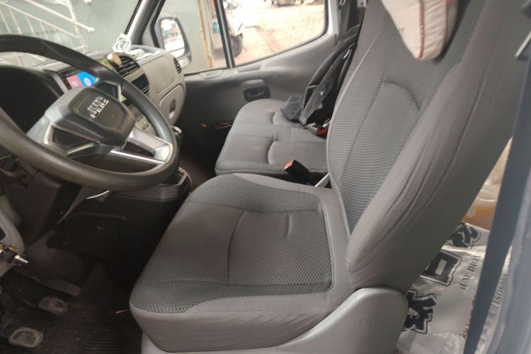 Used JMC Transit 2017 2.8T Commercial Version Short Wheelbase Mid-Roof 6/7/8-Seater JX493