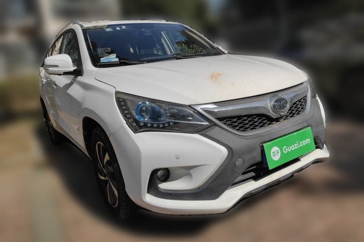 Used BYD Song 2016 1.5TI Manual Luxury Model Front Right 45 Deg