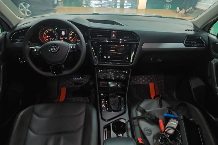 Used Volkswagen Tiguan L 2020 330TSI Automatic Two-Wheel Drive Panoramic Comfort Edition China VI Standard