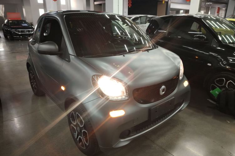 Used smart fortwo 2019 0.9T 66kW Hardtop Engine Version China VI Emission Standard

