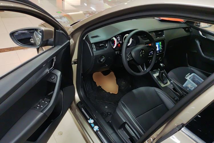 Used Skoda Octavia 2022 1.5L Automatic Comfort Edition Driver Seat