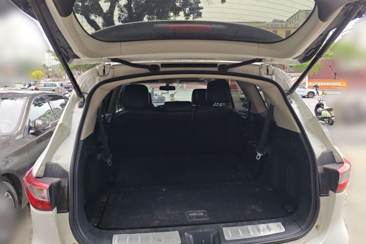 Used Infiniti JX 2013 JX35 Two-Wheel-Drive Excellence Edition Trunk