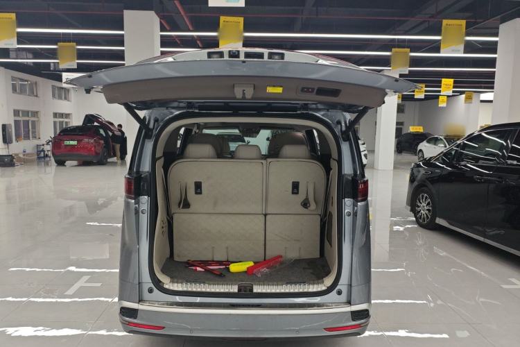 Used Denza D9 2022 DM-i 1040 Prestige Model