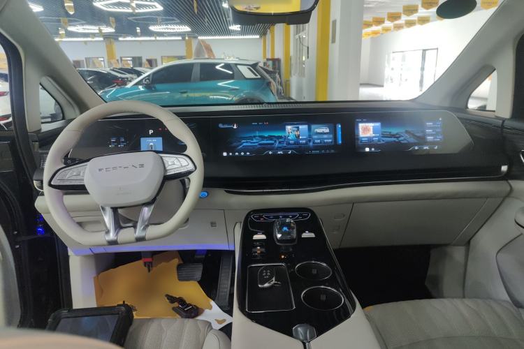 Used FORTHING Xinghai V9 2024 1.5TD 200km Qingyunti Series Premium Version Center Console