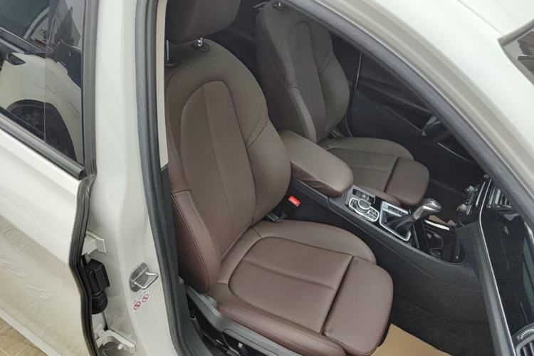 Used BMW 1 Series 2019 120i Leading Model M Sport Package Right Front Seat