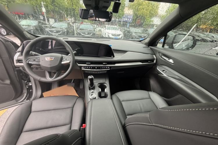 Used Cadillac XT4 2024 28T Two-Wheel-Drive Prestige Version Interior 1