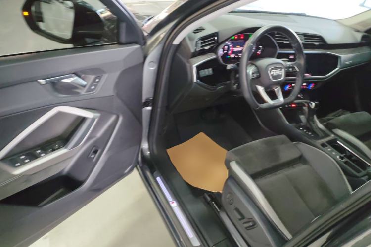 Used Audi Q3 2020 35 TFSI Fashion Dynamic Model
