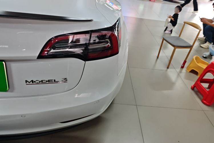 Used Tesla Model 3 2021 Performance High-Performance All-Wheel-Drive Version 3D6 Exterior 3