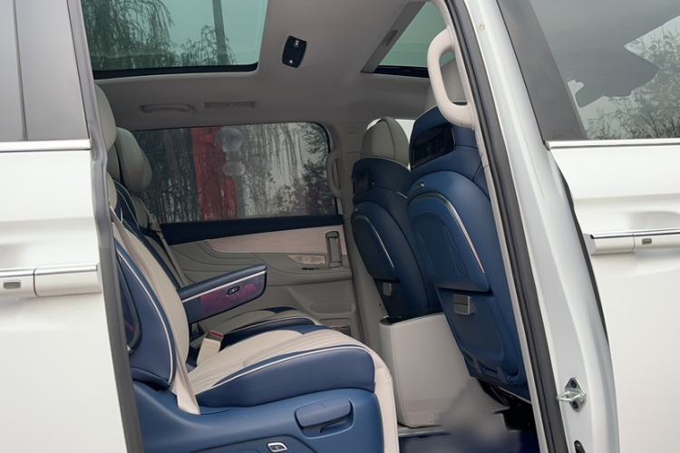 Used Roewe iMAX8 2021 400TGI Supreme Series Ultimate Edition
