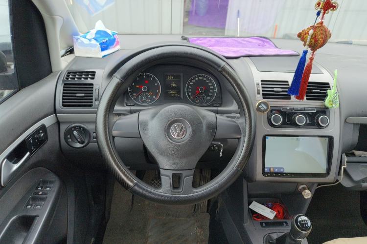Used Volkswagen Touran 2013 1.4T Manual Fashion Edition 5 Seats Steering Wheel