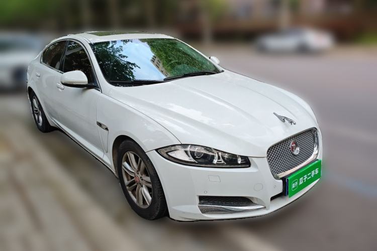 Used Jaguar XF 2015 XF 2.0T Prestige Edition Front Right 45 Deg