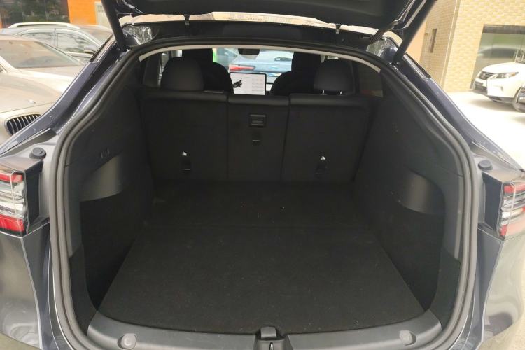 Used Tesla Model Y 2021 Long-Range All-Wheel-Drive Version Trunk