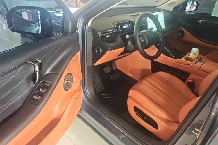 Used AION V 2024 Aion Tyrannosaurus 650 Smart Luxury Edition
