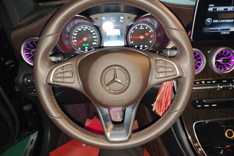 Used Mercedes-Benz GLC 2017 GLC 260 4MATIC Luxury Model Steering Wheel