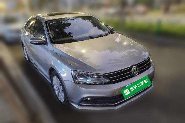 Used Volkswagen Sagitar 2015 1.6L Automatic Comfort Model Front Right 45 Deg