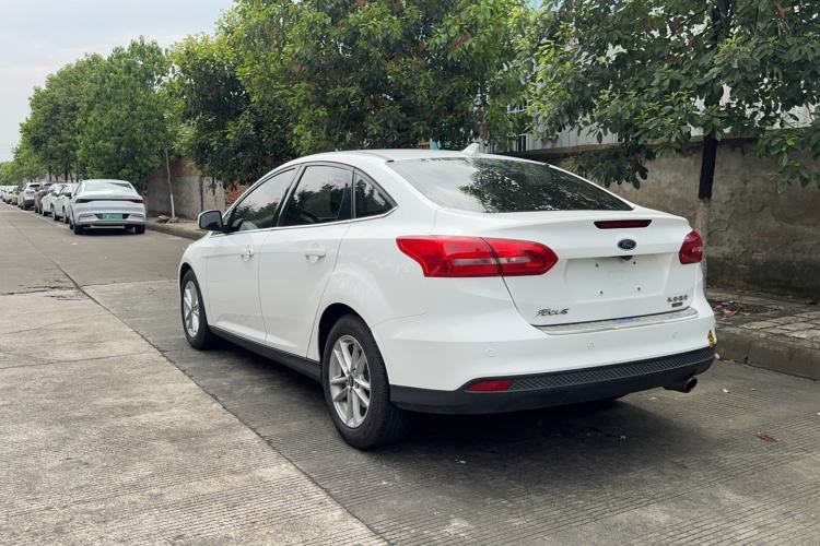 Used Ford Focus 2017 Sedan EcoBoost 180 Automatic Elite Model Exterior 4