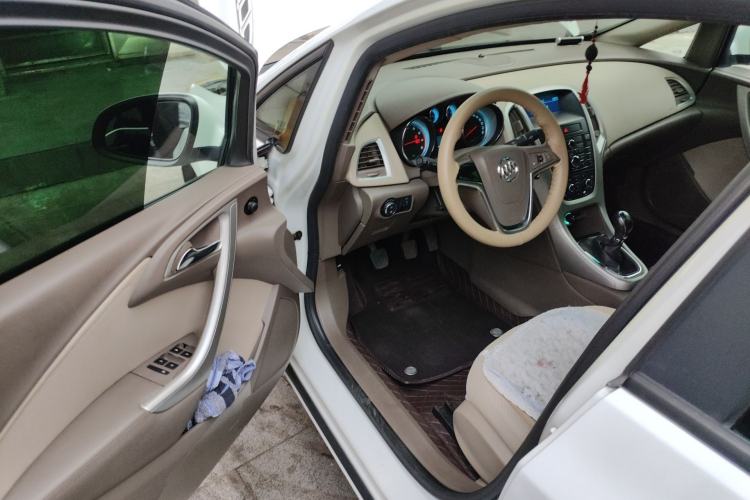 Used Buick GT 2010 GT 1.6L Manual Entry-Level Model Driver Seat