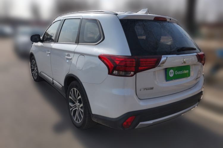 Used Mitsubishi Outlander 2017 2.0L Two-Wheel Drive Glory Edition 5 Seats
