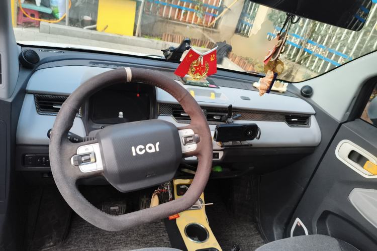 Used Chery QQ Ice Cream 2022 170km Sundae Phosphate Lithium-Ion Center Console