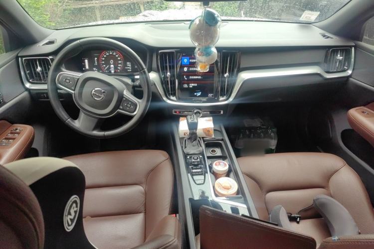 Used Volvo S60 2021 T4 Zhiyi Luxury Edition