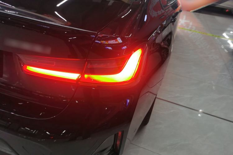 Used BMW 3 Series 2025 330Li M Sport Shadowline Package Right Rear Taillight