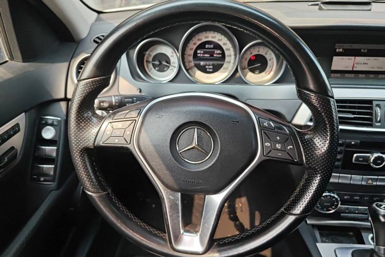 Used Mercedes-Benz C-Class 2011 C 200 Fashion Travel Edition
