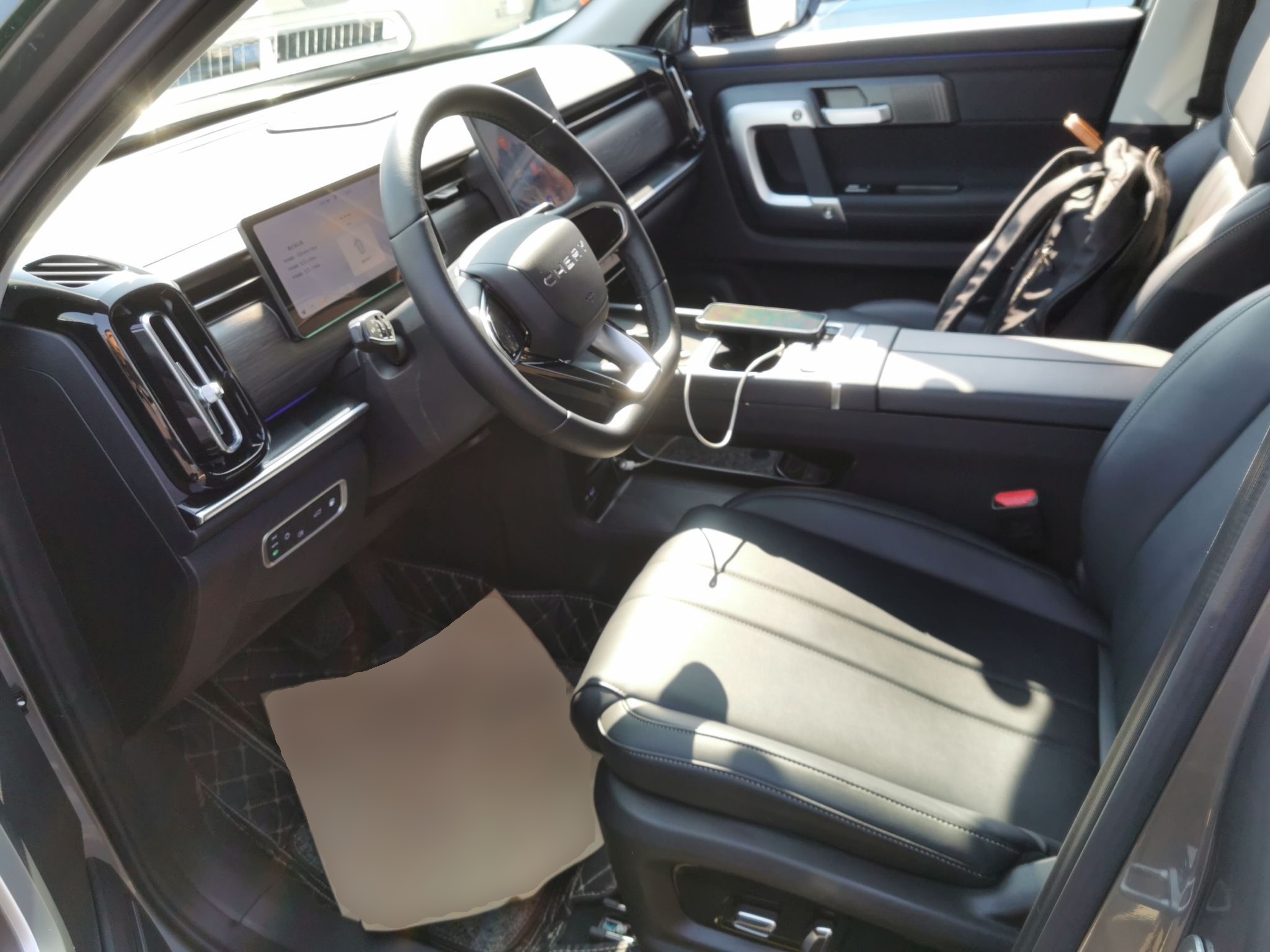 المقاعد الأمامية داخل السيارة