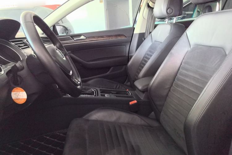 Used Volkswagen Magotan 2017 330TSI DSG Luxury Model