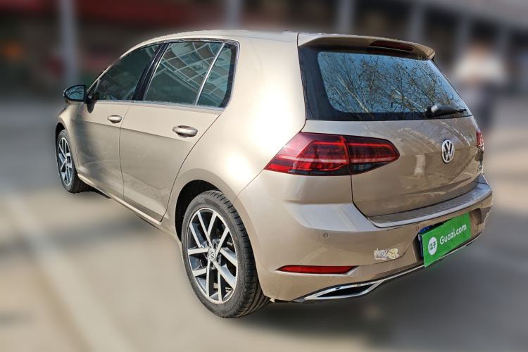 Used Volkswagen Golf 2018 230TSI Automatic Luxury Version Rear Left 45 Deg