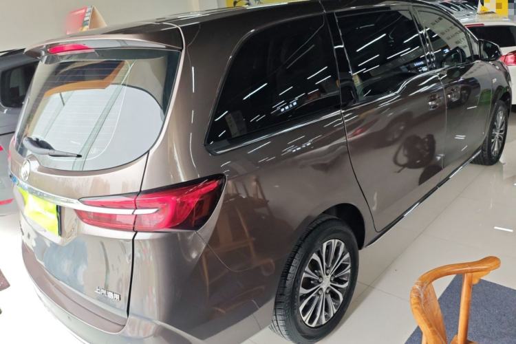 Used Buick GL8 2023 Land Executive Class Comfort Model Rear Right 45 Deg