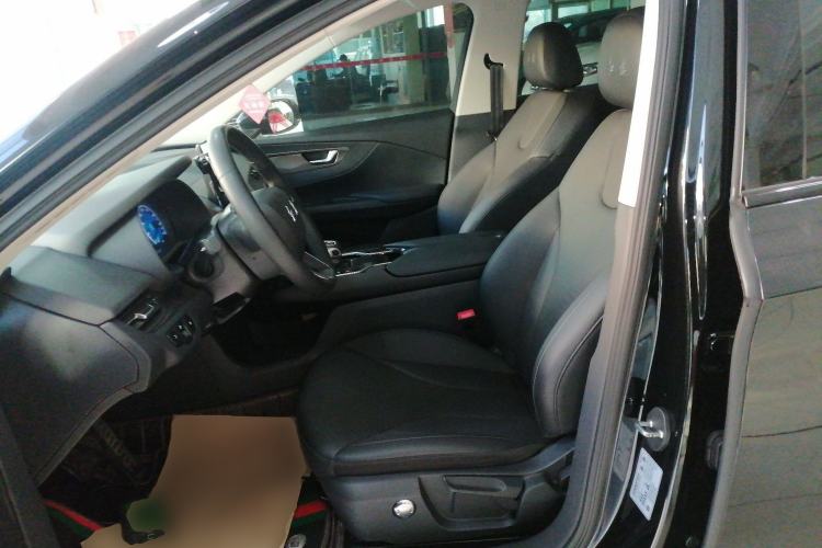 Used Hongqi E-QM5 2022 431 km Charge & Enjoy Edition