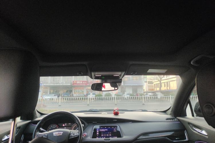 Used Cadillac XT4 2018 28T 4x4 Leading Sport Model
