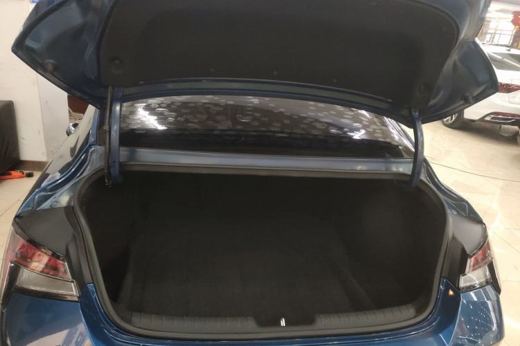 Used Hyundai Elantra 2021 1.5L CVT LUX Prestige Edition
