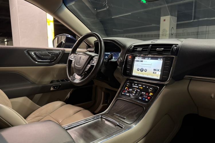 Used Lincoln Continental 2017 2.0T Two-Wheel Drive Deluxe Edition Interior 12