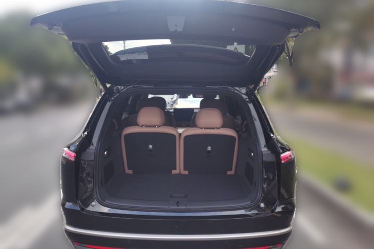 Used ONVO Luxeed L90 2025 Model—Max Six-Seater Version
