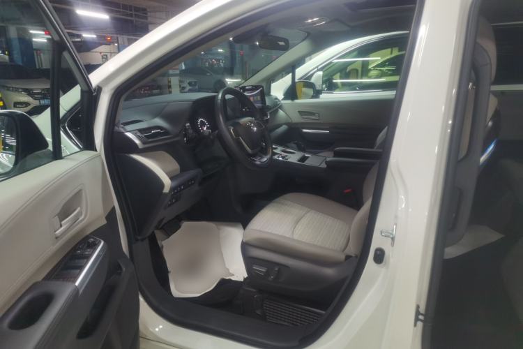 Used Toyota Sienna 2023 2.5L Hybrid Comfort Edition